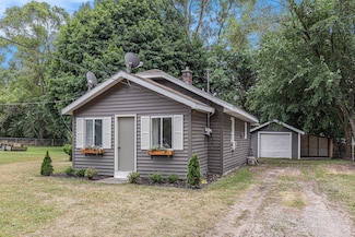 310 Farnham St SE, Grand Rapids, MI 49548