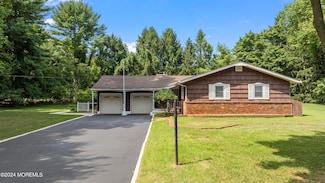 5 Robin Rd, Holmdel, NJ 07733