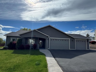 2730 Heritage Ct, Klamath Falls, OR 97603