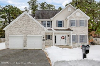 932 2nd Ave, Toms River, NJ 08757