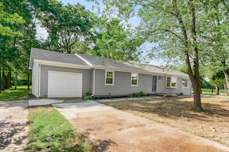 19110 S Sunray Dr, Spring Hill, KS 66083