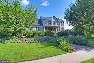 14 Crimson Ln, Lititz, PA 17543