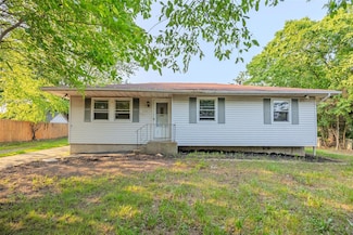 509 Hampton Ave, Bellport, NY 11713