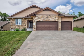 4432 SW Brandywine Ln, Topeka, KS 66610
