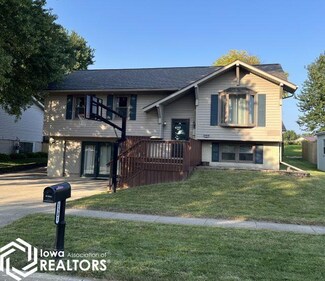 1501 Greenfield Dr, Marshalltown, IA 50158