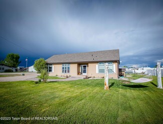322 3rd St, Big Piney, WY 83113
