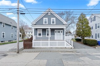 27 Catherine St, Bristol, RI 02809
