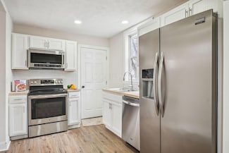 2311 Hiawatha Park Dr, Columbus, OH 43211