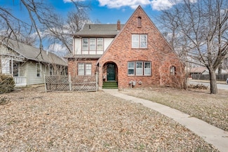 501 N Crestway St, Wichita, KS 67208