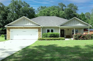462 Oswichee Rd, Seale, AL 36875