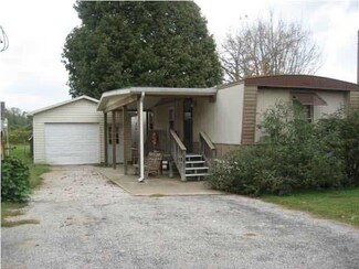 1107 Locust St, New Harmony, IN 47631
