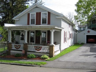 57 Church St, Lyons, NY 14489