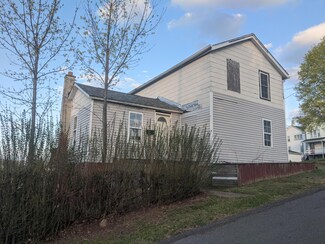14 Chestnut Hill Rd, Pittston, PA 18640