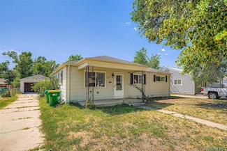 2271 Newark St, Aurora, CO 80010