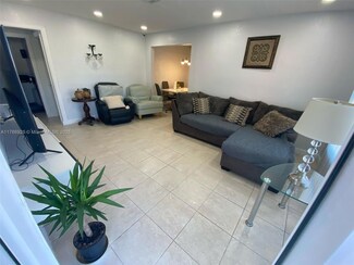 7110 Hope St Unit 4, Hollywood, FL 33024