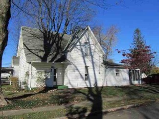 402 N Center St, Akron, IN 46910