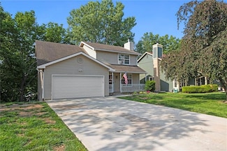 446 Hithergreen Dr, Lansing, KS 66043