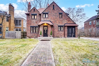 2516 Kenwood Blvd, Toledo, OH 43606