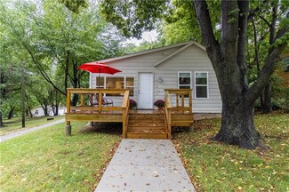 1213 N 8th St, Atchison, KS 66002