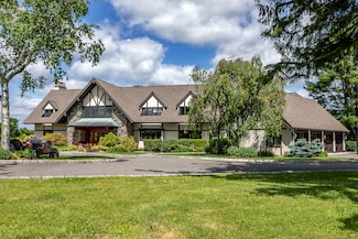 225 Old Sherman Hill Rd, Woodbury, CT 06798