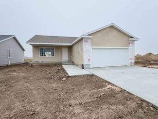 2124 E 41st St, Kearney, NE 68847