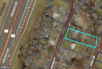 18505 Triangle St, Triangle, VA 22172