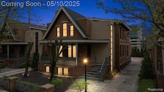 647 Ann St, Birmingham, MI 48009