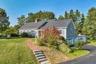 93 Fox Hollow Dr, Weare, NH 03281