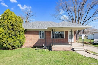 8155 Vermont Ave, Warren, MI 48093