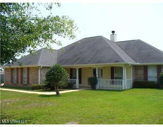 3608 N 8th St, Ocean Springs, MS 39564