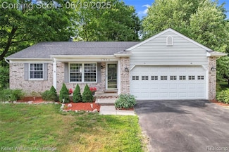 1976 Roxbury Run, Wixom, MI 48393