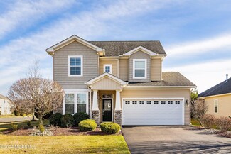 1 E Raphael Ln, Farmingdale, NJ 07727