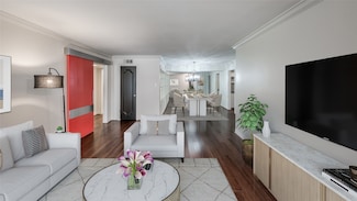 353 N Post Oak Ln Unit 626, Houston, TX 77024