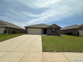 106 Hank Ct, Hazel Green, AL 35750