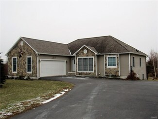128 Mill Creek Ln, Sackets Harbor, NY 13685