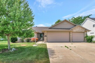 4001 Appletree Dr, Monticello, IL 61856