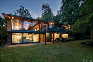 19212 46th Ave NE, Lake Forest Park, WA 98155