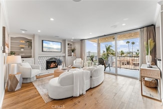 201 Bay Shore Ave Unit 305, Long Beach, CA 90803