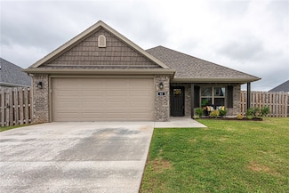 61 N Manhattan Way, Fayetteville, AR 72704
