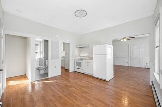 339 Lincoln St Unit 2, Lowell, MA 01852