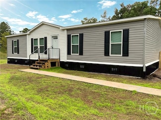 1082 Pipkin Rd, Hinesville, GA 31313