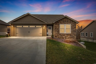 10135 Brookside Dr, Potosi, MO 63664