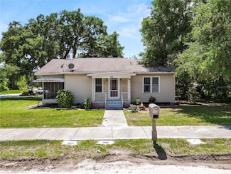 26 S Lanier Ave, Fort Meade, FL 33841