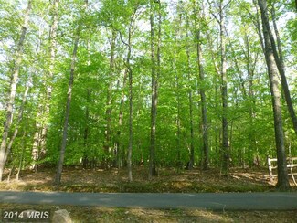 7017 Sylvan Glen Ln, Fairfax Station, VA 22039