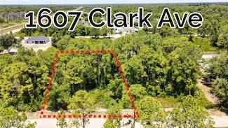 1607 Clark Ave, Lehigh Acres, FL 33972