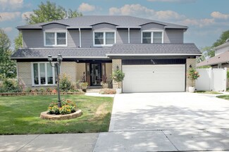 1716 N Beech Rd, Mount Prospect, IL 60056