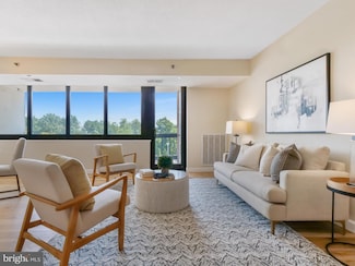 1805 Crystal Dr Unit 407S, Arlington, VA 22202