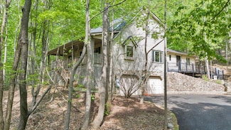 290 Silver Shadow Rd, Hardy, VA 24101