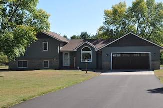 2011 49th St SE, Saint Cloud, MN 56304