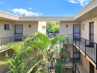 2763 Woodgate Ln Unit 307, Sarasota, FL 34231